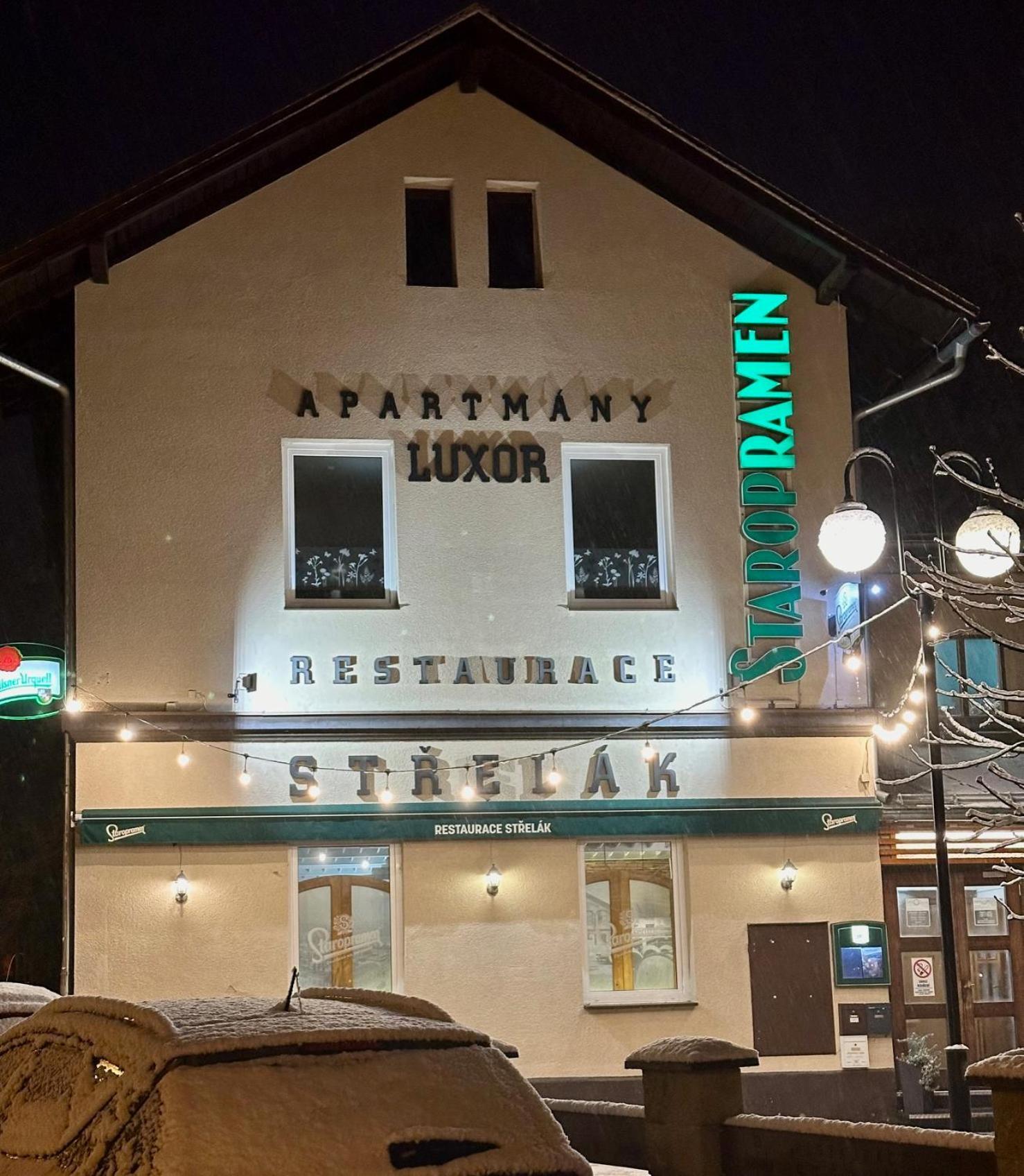 Apartmany Luxor Česká Lípa Buitenkant foto
